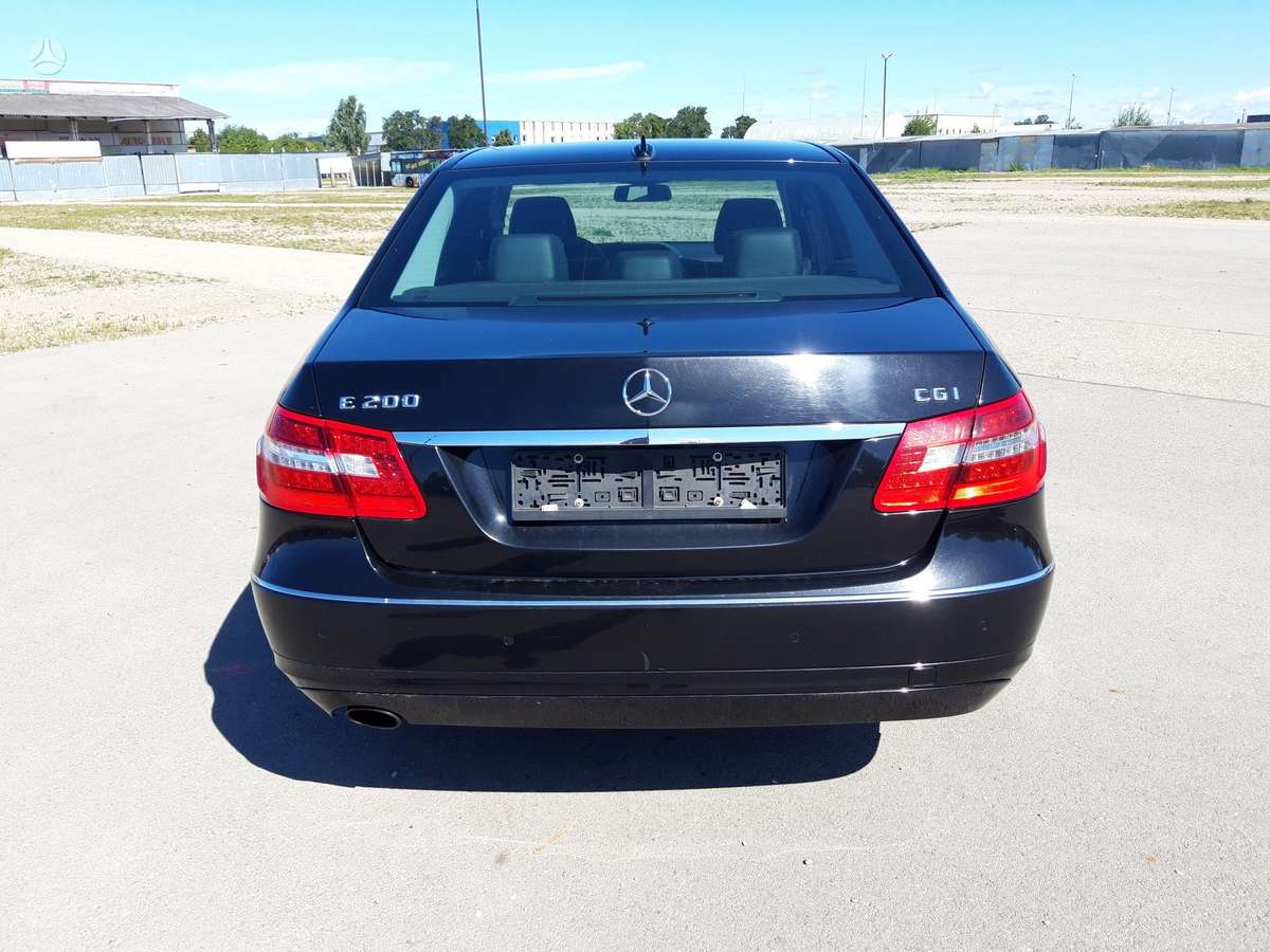 Mercedes-Benz E200, 1.8 l., Минивэн
