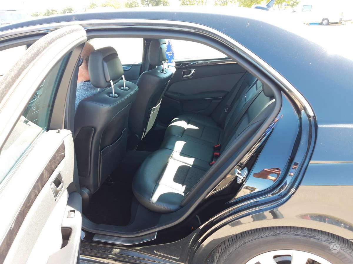 Mercedes-Benz E200, 1.8 l., Минивэн