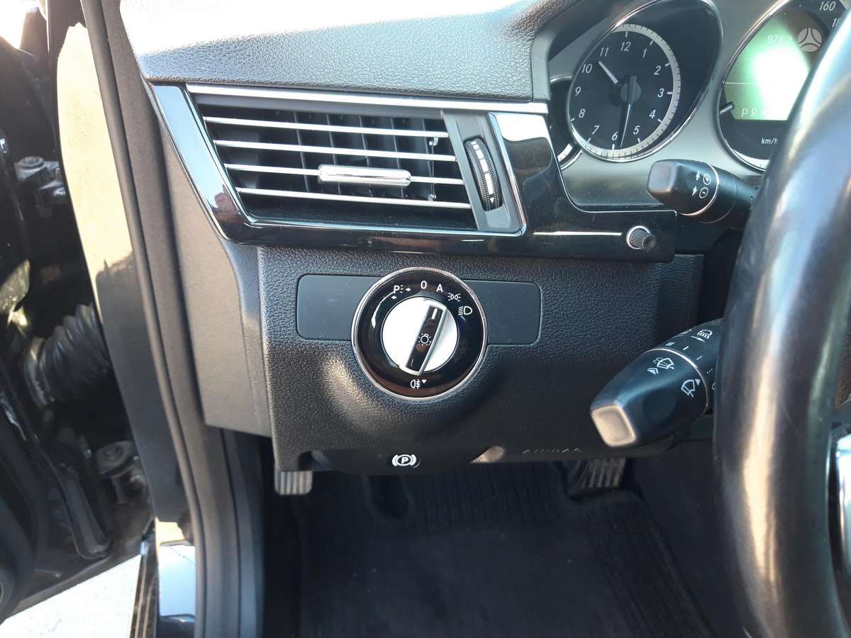 Mercedes-Benz E200, 1.8 l., Минивэн