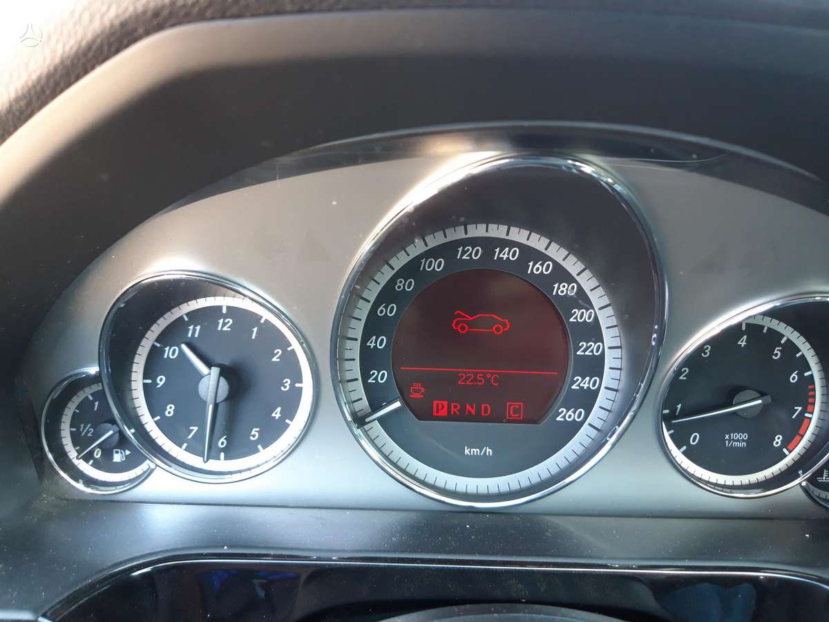 Mercedes-Benz E200, 1.8 l., Минивэн