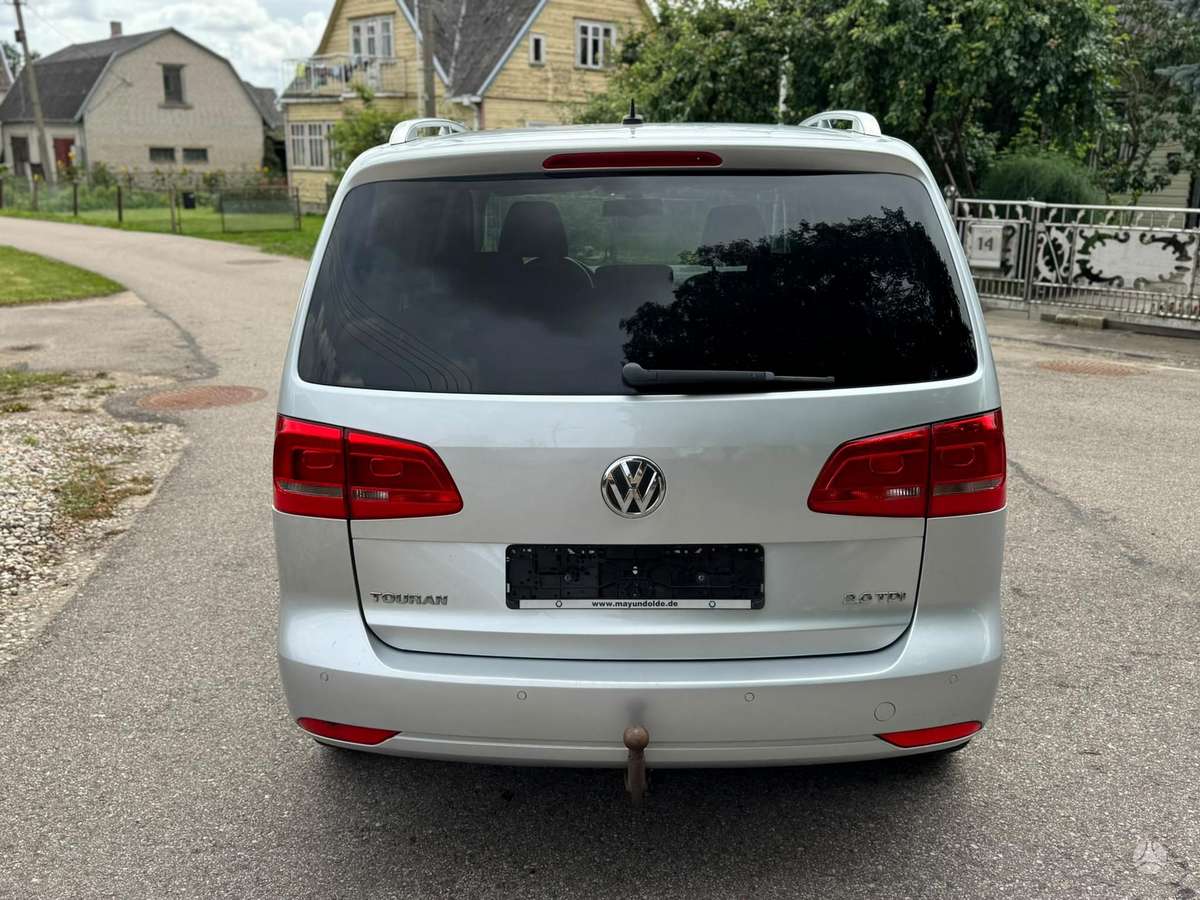 Volkswagen Touran - 5