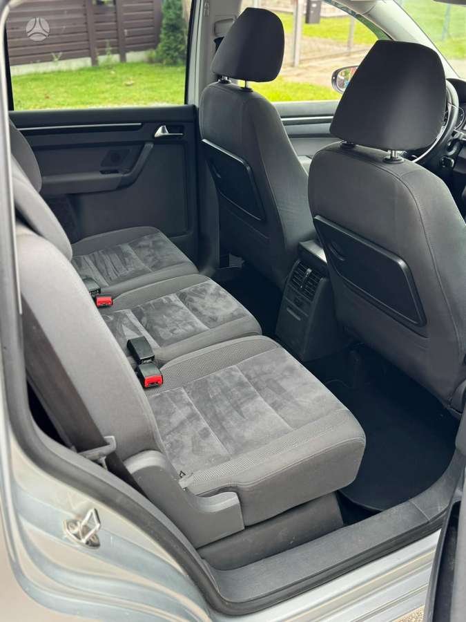 Volkswagen Touran - 9