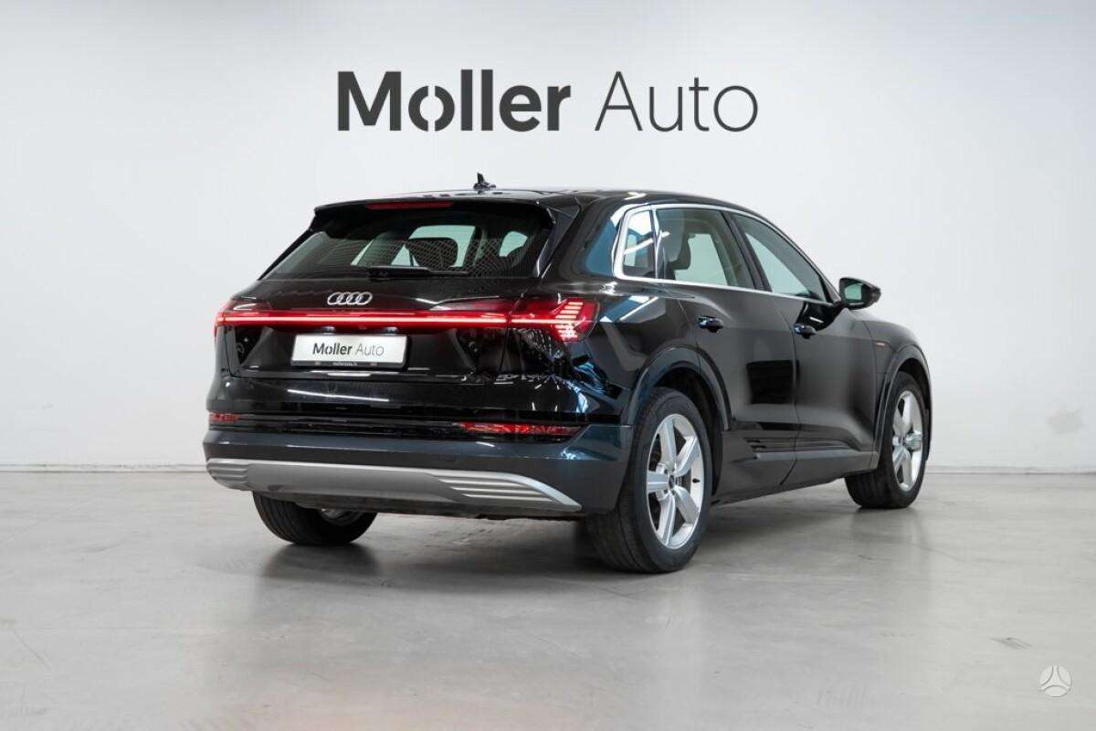 Audi e-tron, Внедорожник / Кроссовер