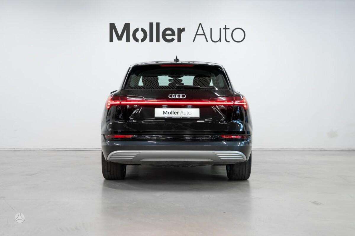 Audi e-tron, Внедорожник / Кроссовер