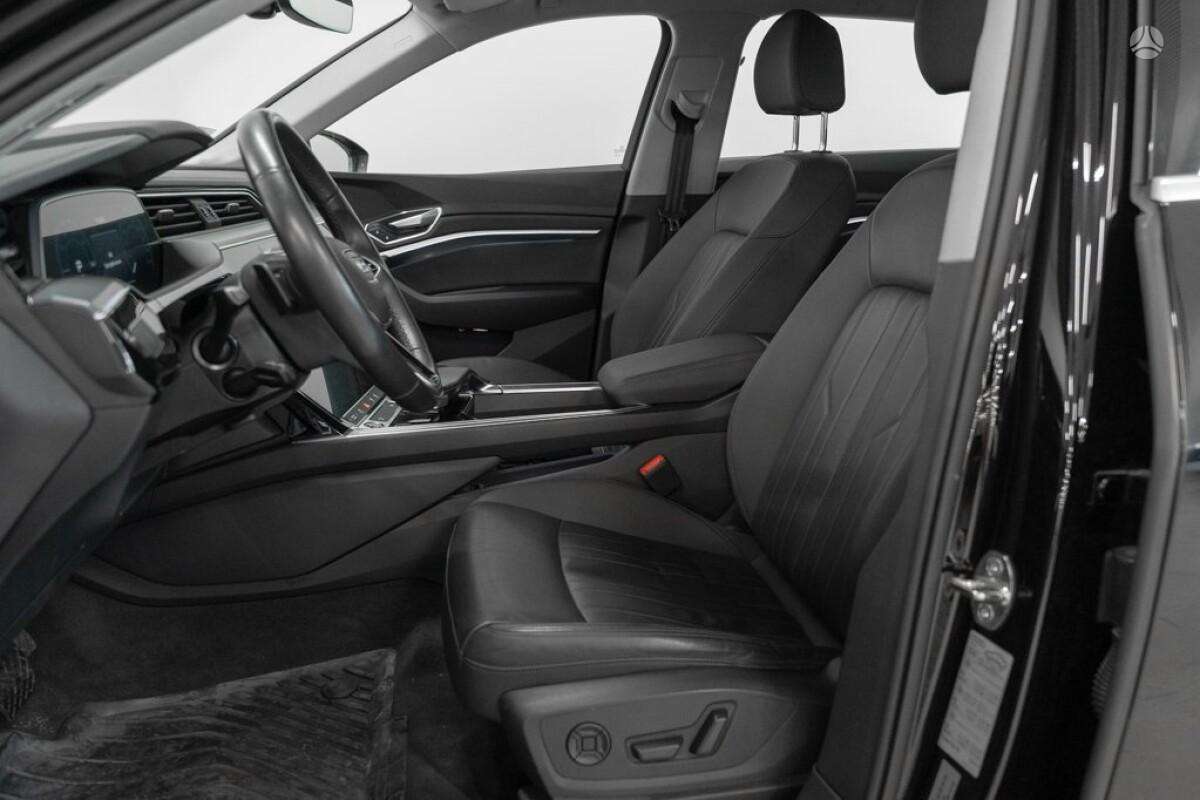 Audi e-tron, Внедорожник / Кроссовер