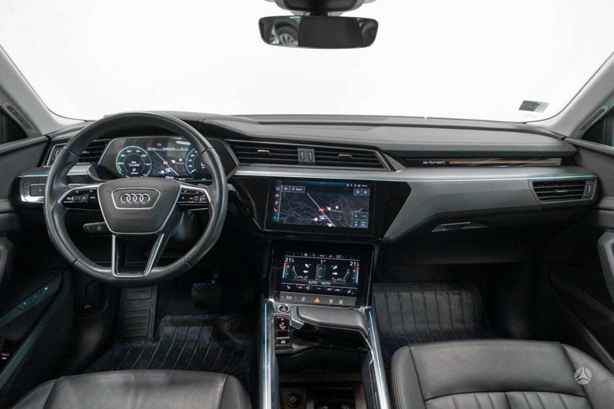 Audi e-tron, Внедорожник / Кроссовер