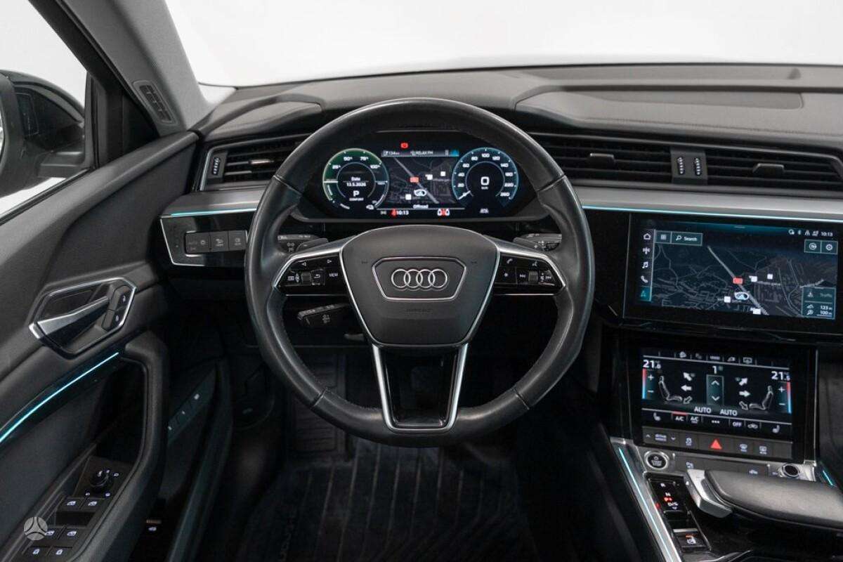 Audi e-tron, Внедорожник / Кроссовер