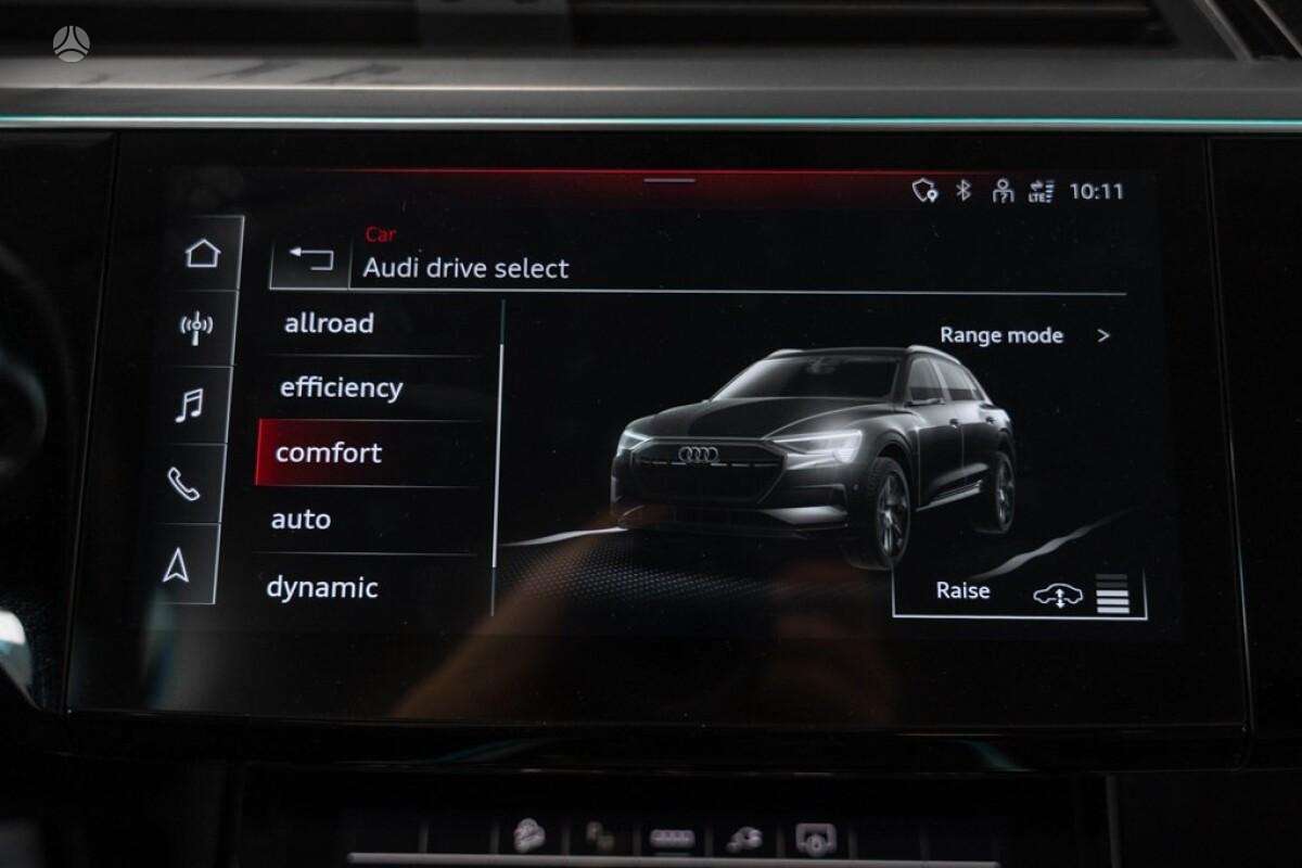 Audi e-tron, Внедорожник / Кроссовер