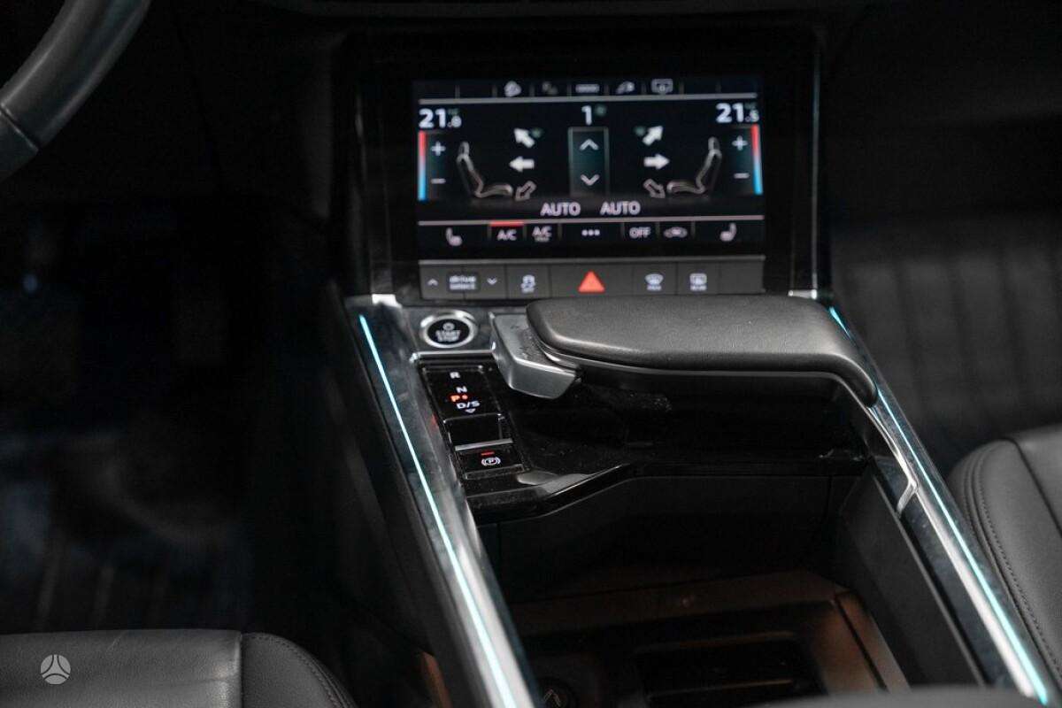 Audi e-tron, Внедорожник / Кроссовер
