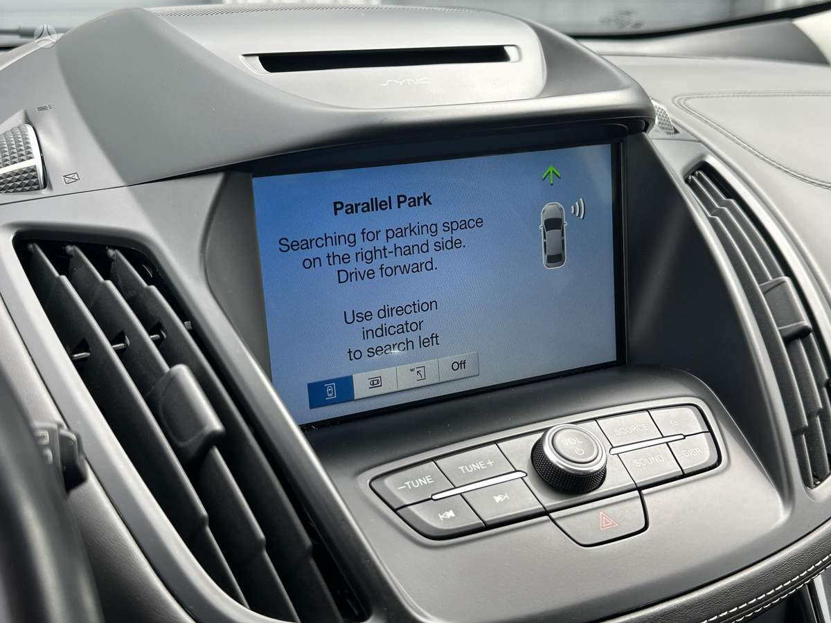 Ford Kuga, 1.5 l., off-road / crossover