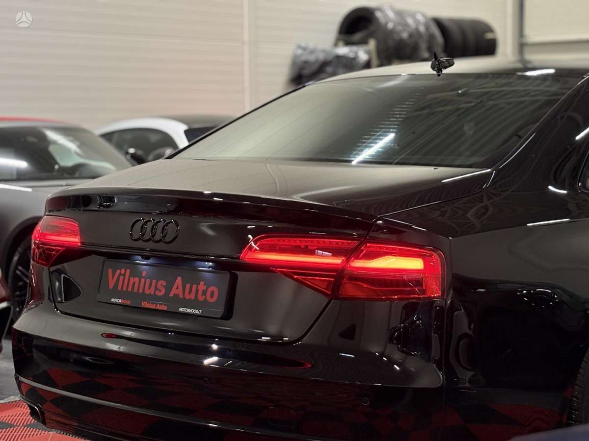 Audi A8 L, 4.0 l., Седан