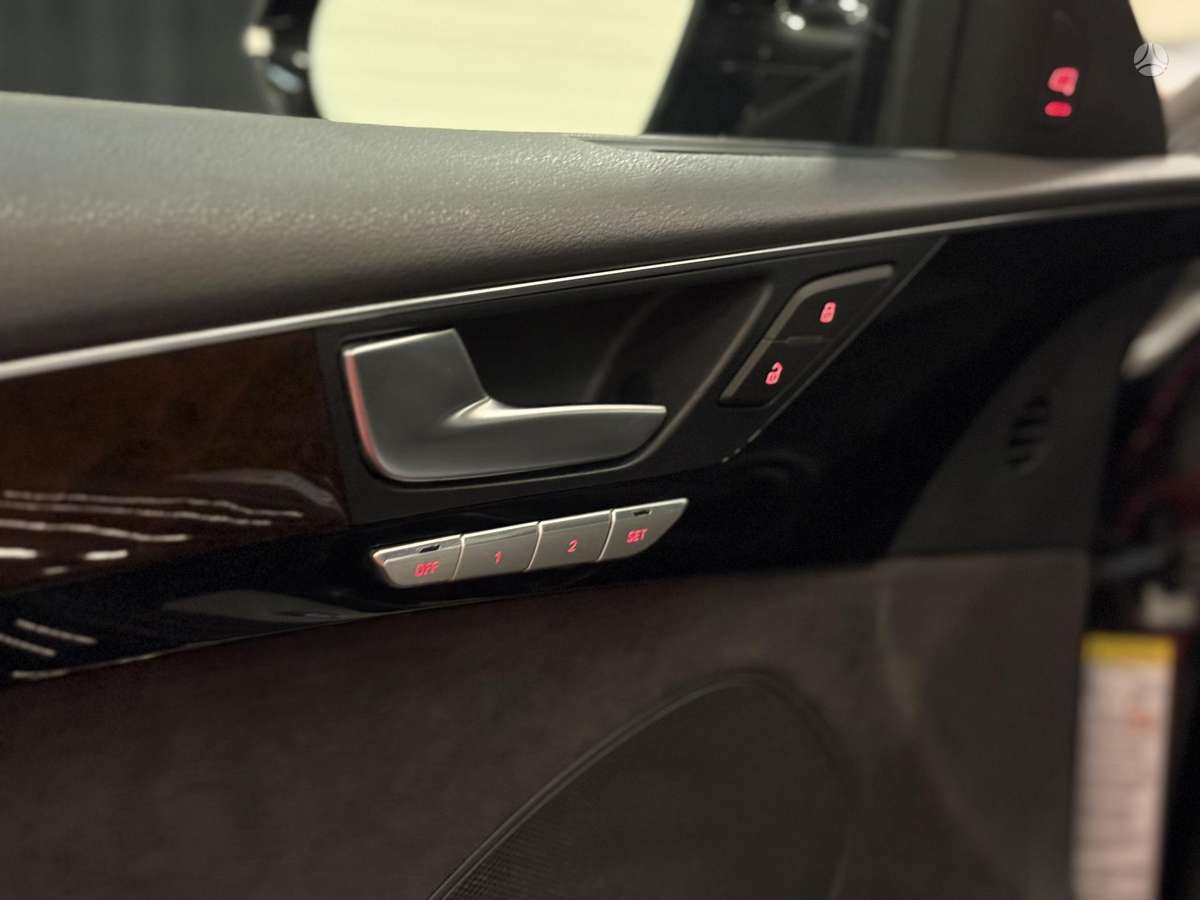 Audi A8 L, 4.0 l., Седан