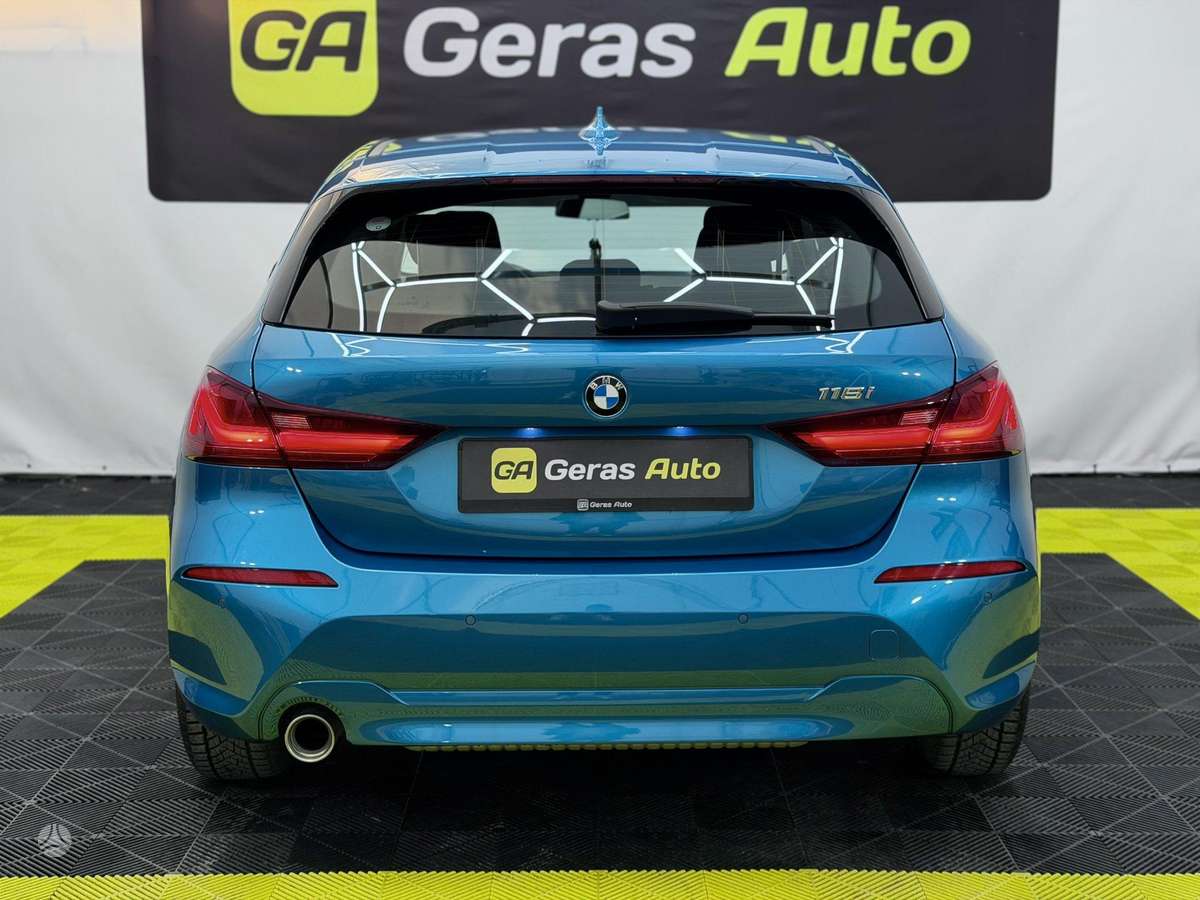 BMW 118, 1.5 l., Хэтчбек