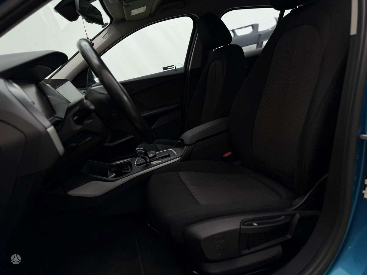 BMW 118, 1.5 l., Хэтчбек