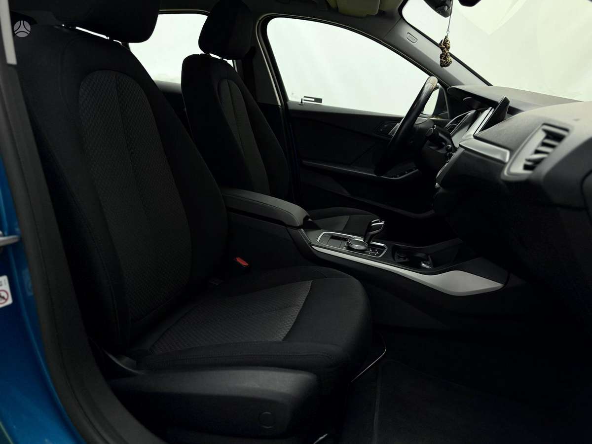 BMW 118, 1.5 l., Хэтчбек