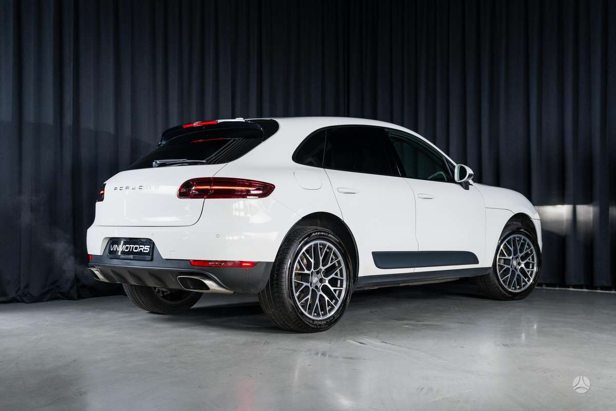 Porsche Macan, 2.0 l., off-road / crossover