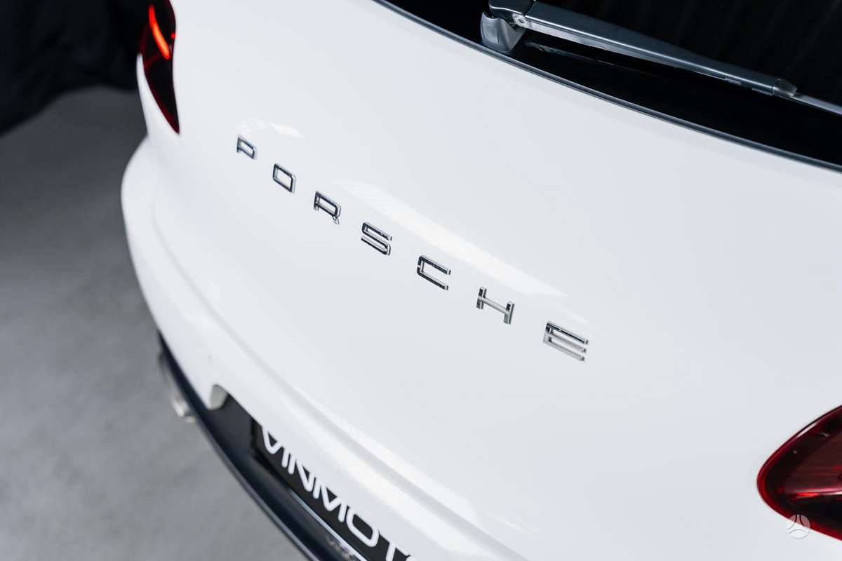Porsche Macan, 2.0 l., off-road / crossover