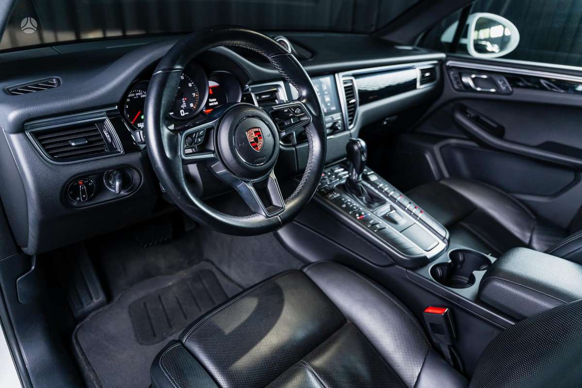 Porsche Macan, 2.0 l., off-road / crossover