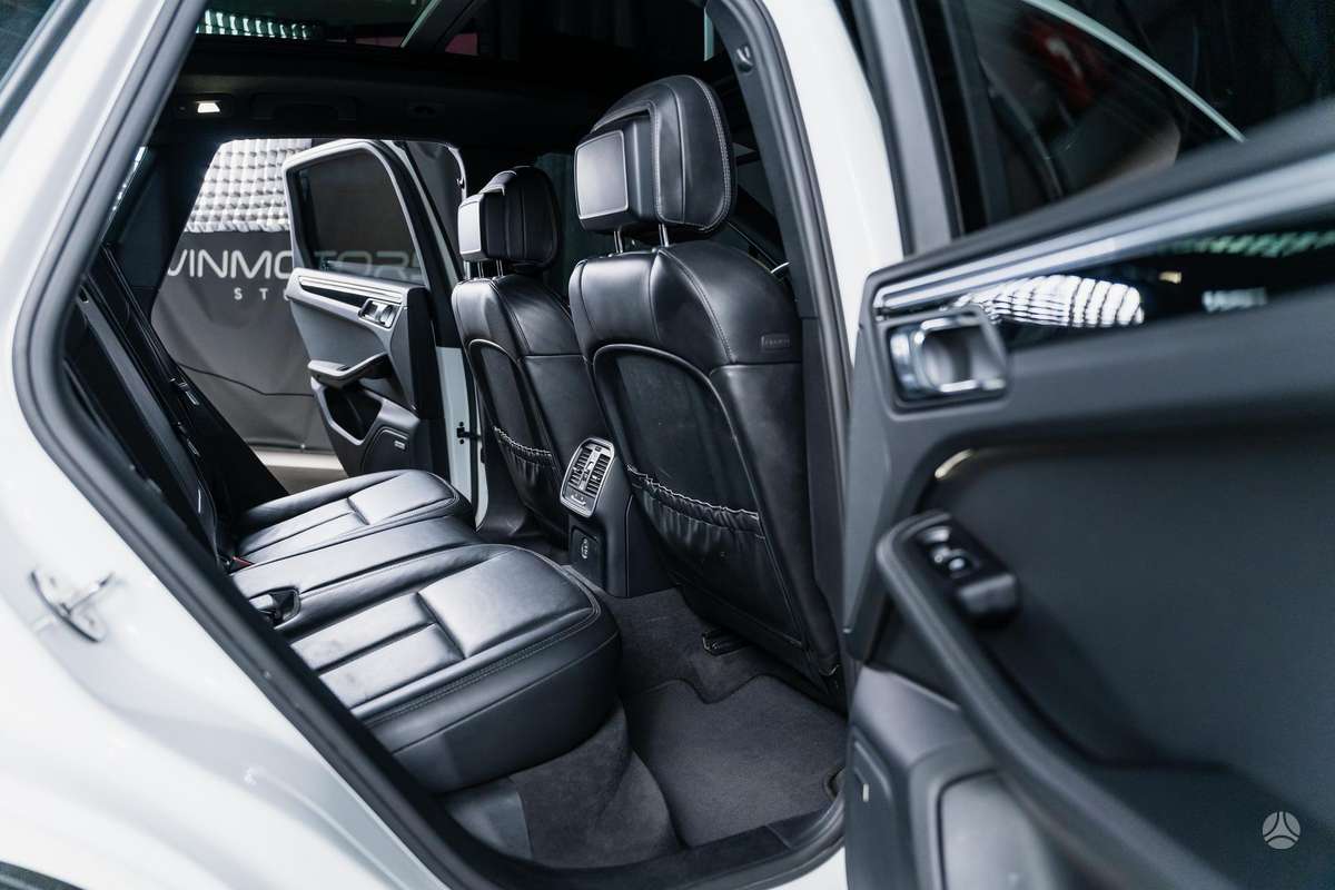 Porsche Macan, 2.0 l., off-road / crossover