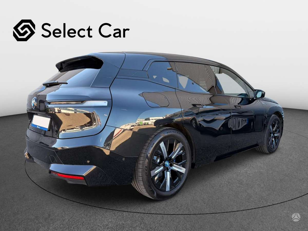 BMW iX, 77 kWh, off-road / crossover