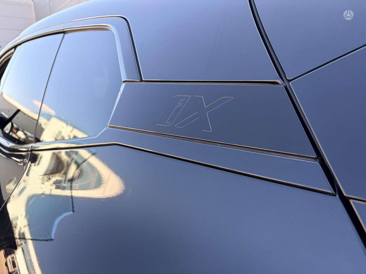 BMW iX, 77 kWh, off-road / crossover