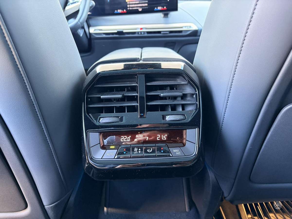 BMW iX, 77 kWh, off-road / crossover