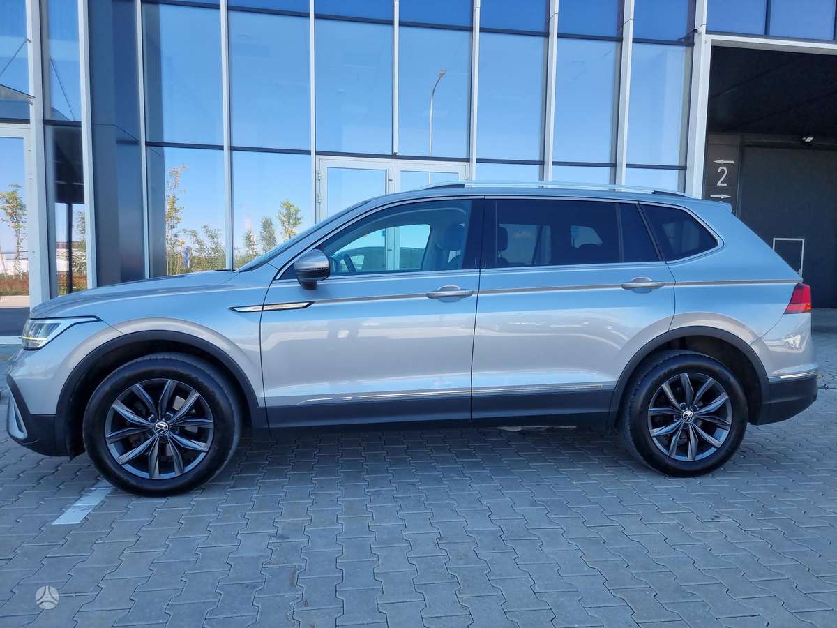 Volkswagen Tiguan Allspace - 11