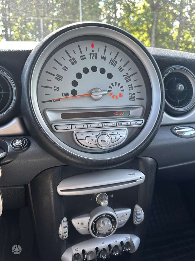 Mini Cooper, 1.6 l., hatchback