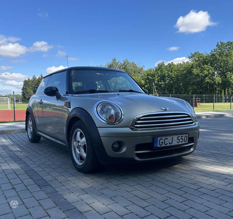 Mini Cooper, 1.6 l., hatchback