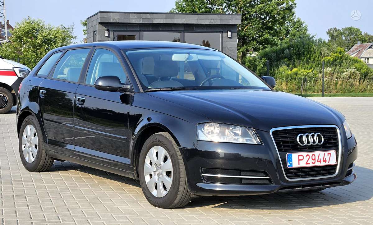 Audi A3, 1.6 l., hatchback