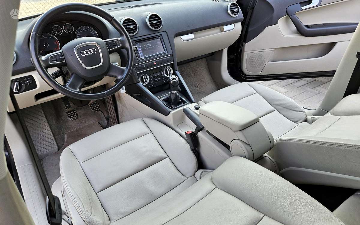 Audi A3, 1.6 l., hatchback