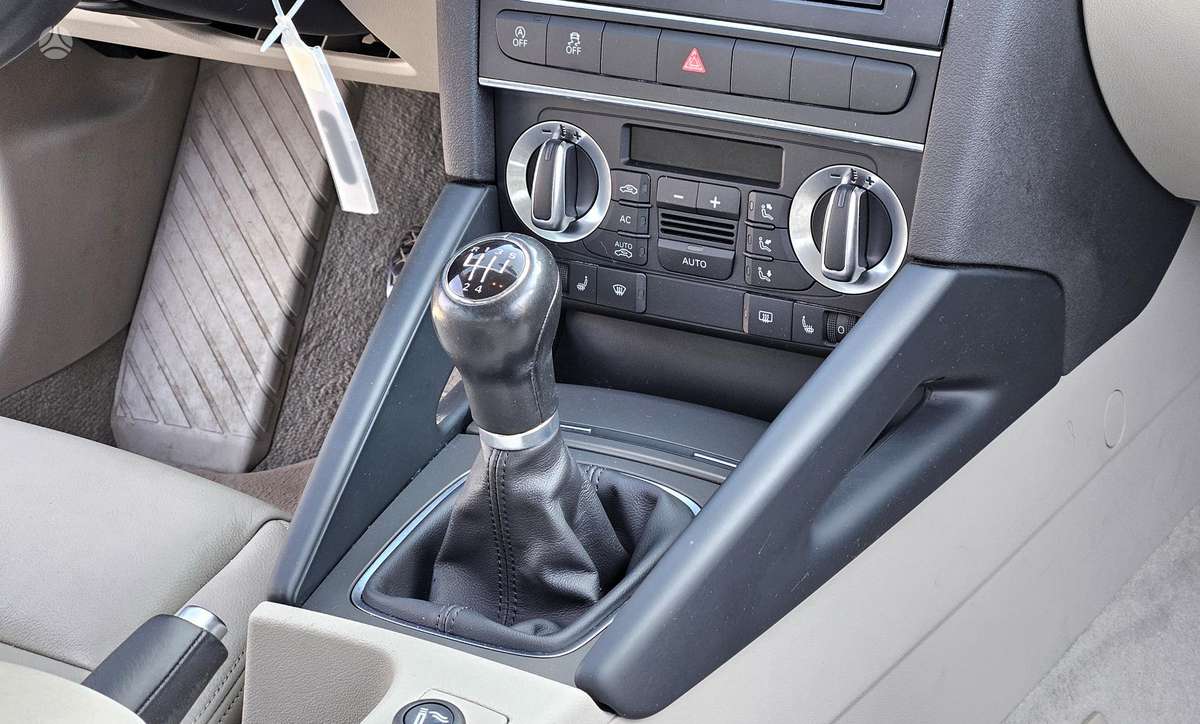 Audi A3, 1.6 l., hatchback