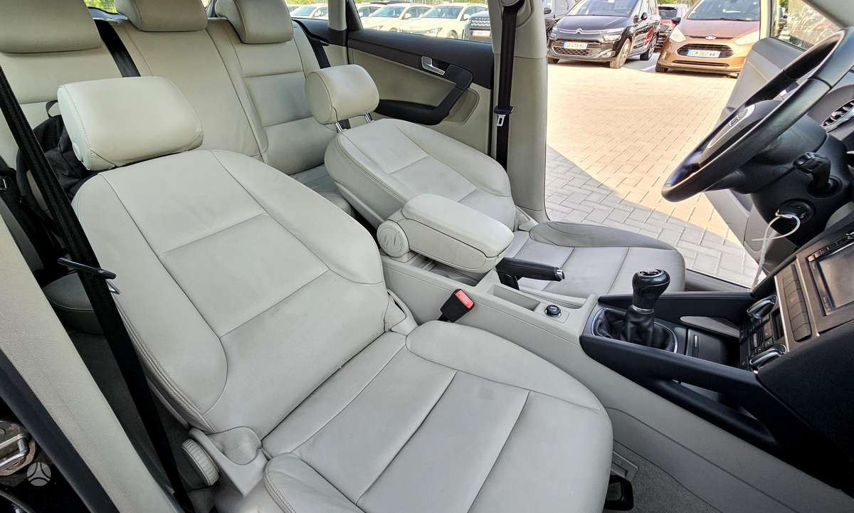 Audi A3, 1.6 l., hatchback