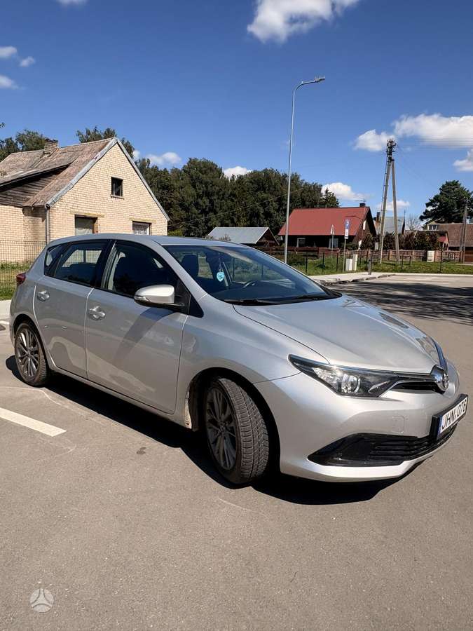 Toyota Auris, 1.4 l., hatchback