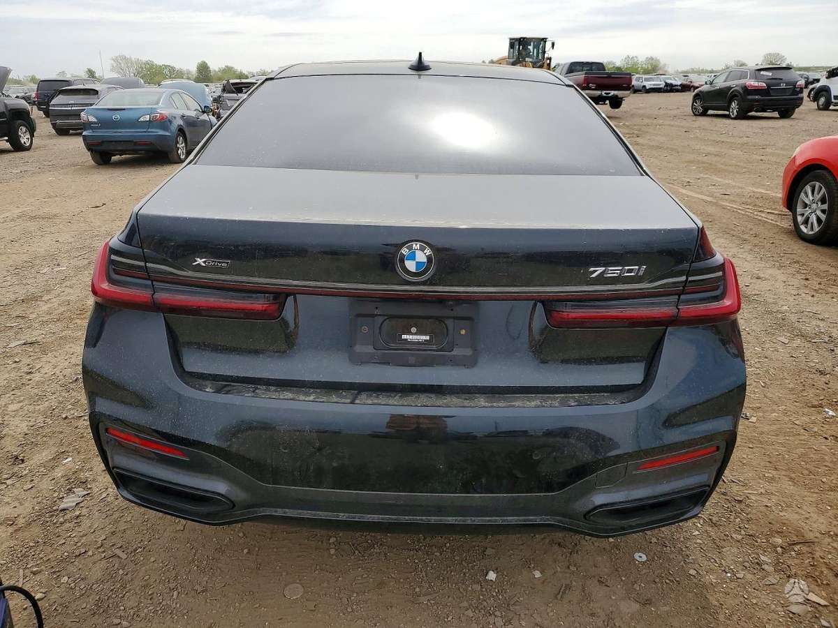 BMW 750, 4.4 l., Седан