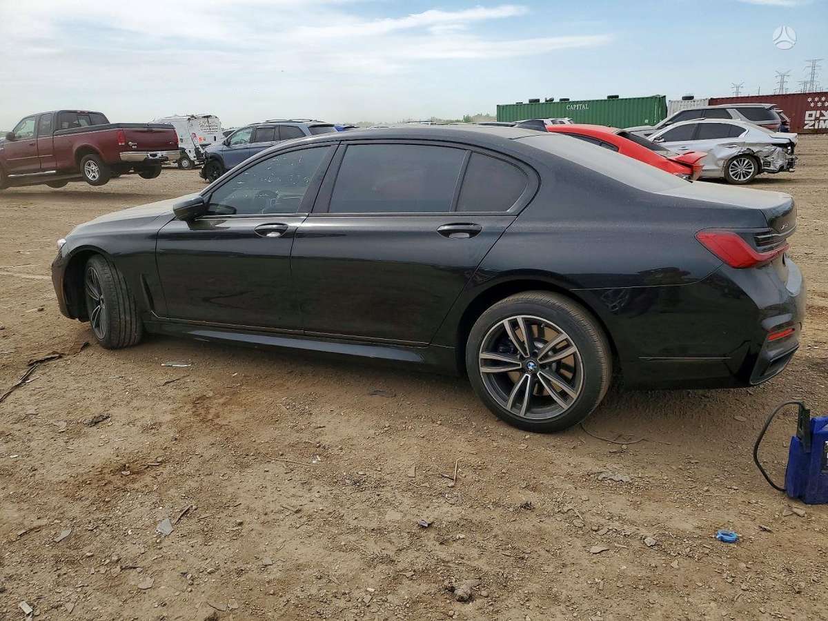 BMW 750, 4.4 l., Седан