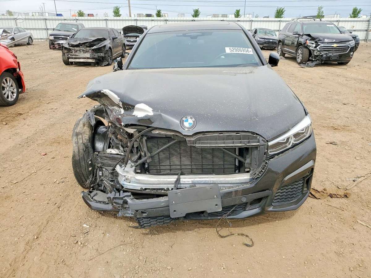 BMW 750, 4.4 l., Седан