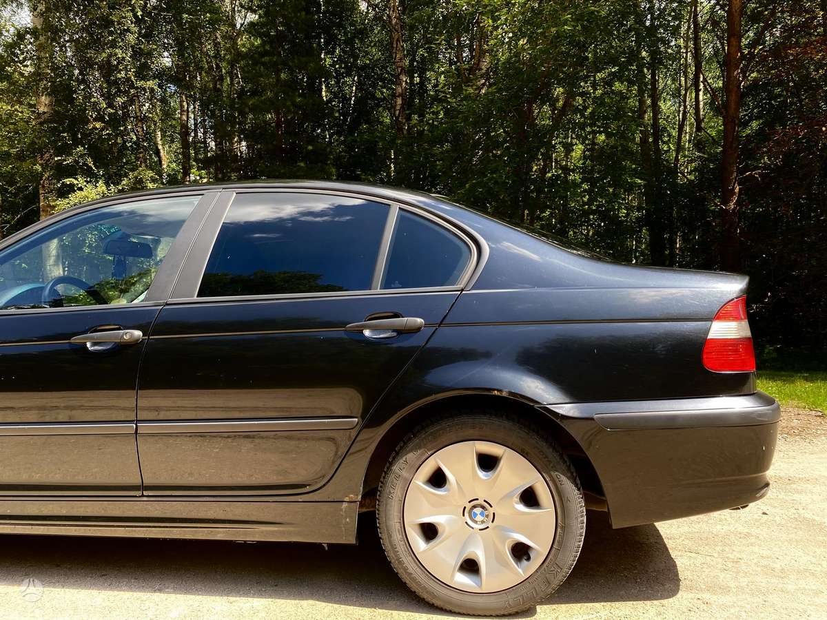 BMW 320, 2.0 l., saloon / sedan