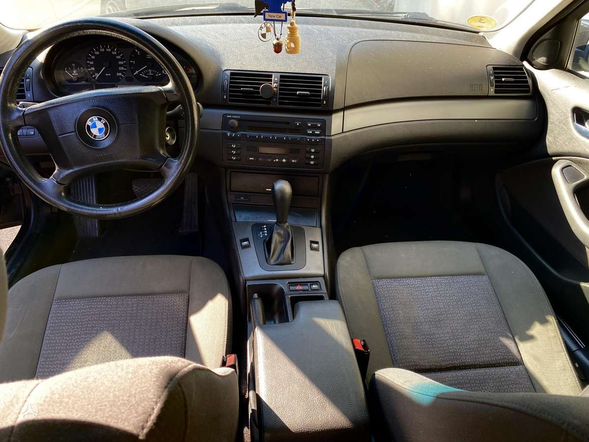 BMW 320, 2.0 l., saloon / sedan