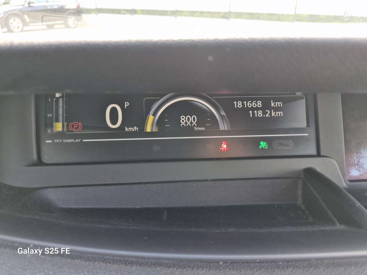 Renault Grand Scenic - 8