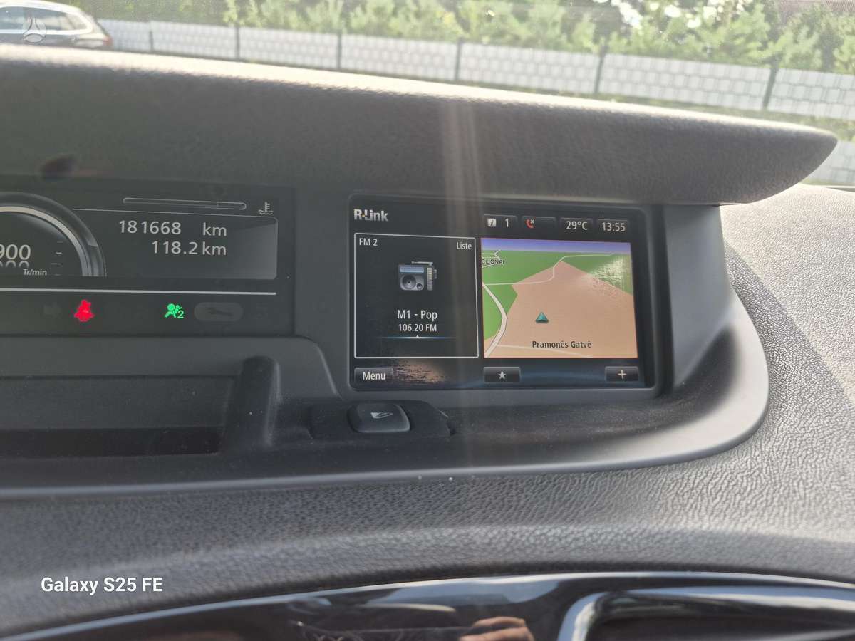 Renault Grand Scenic - 9