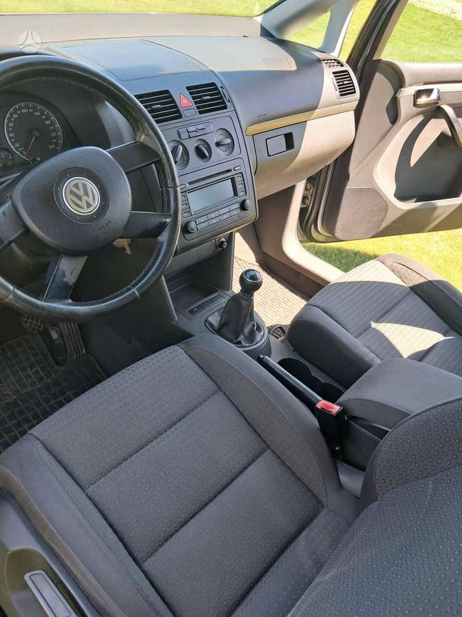 Volkswagen Touran - 7