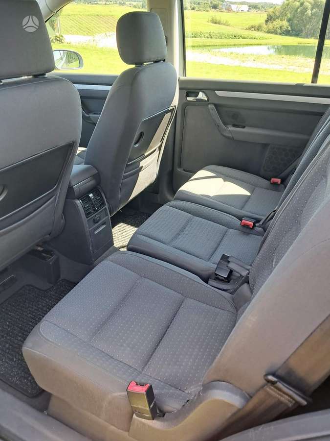 Volkswagen Touran - 9