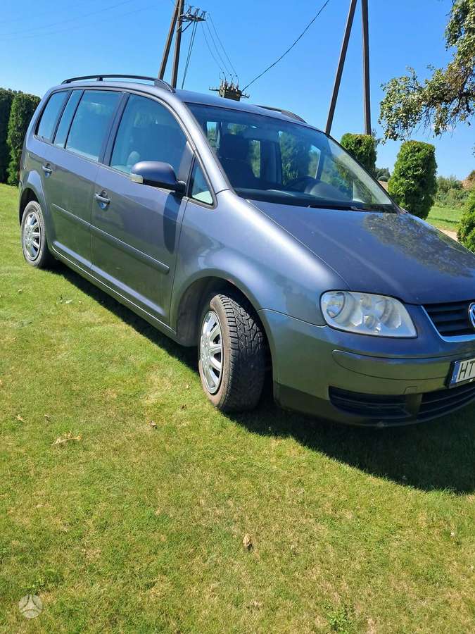 Volkswagen Touran - 3