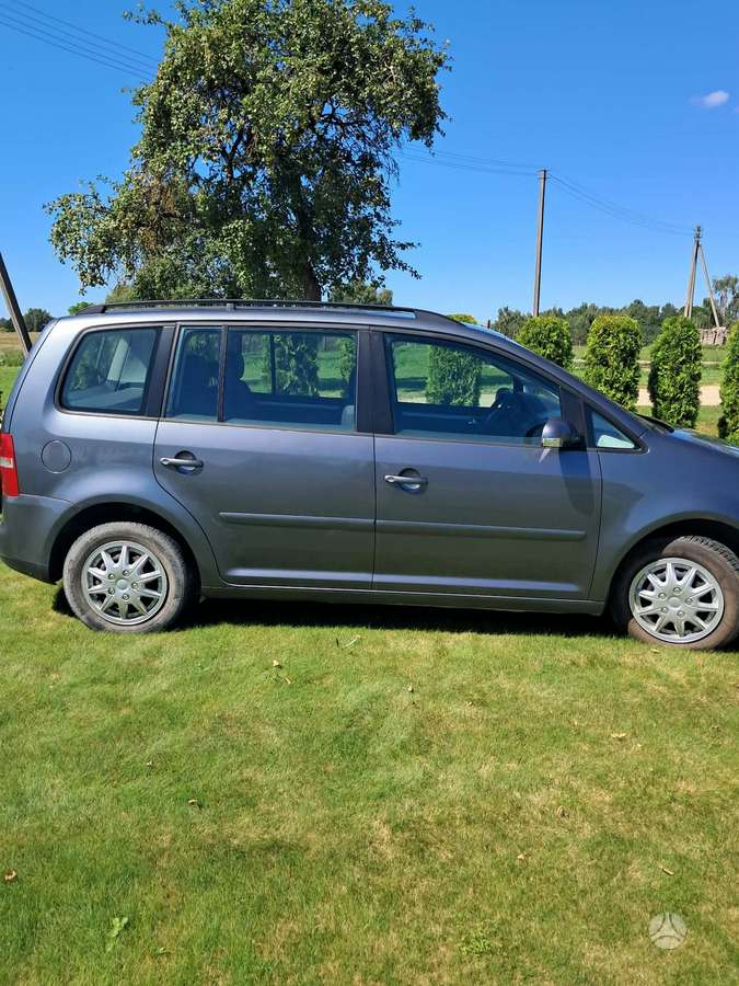 Volkswagen Touran - 6