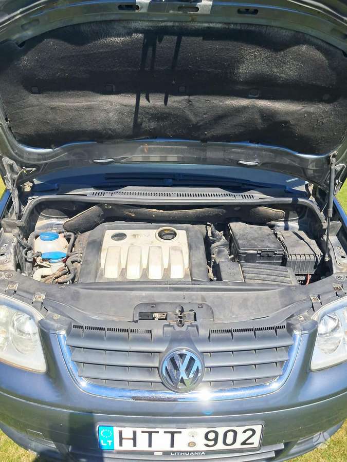 Volkswagen Touran - 10
