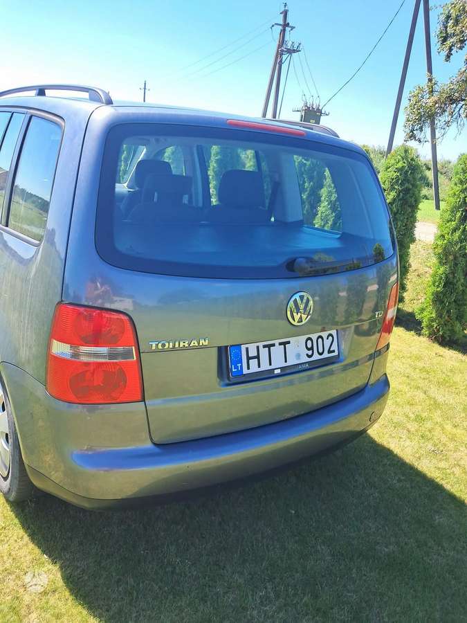 Volkswagen Touran - 5