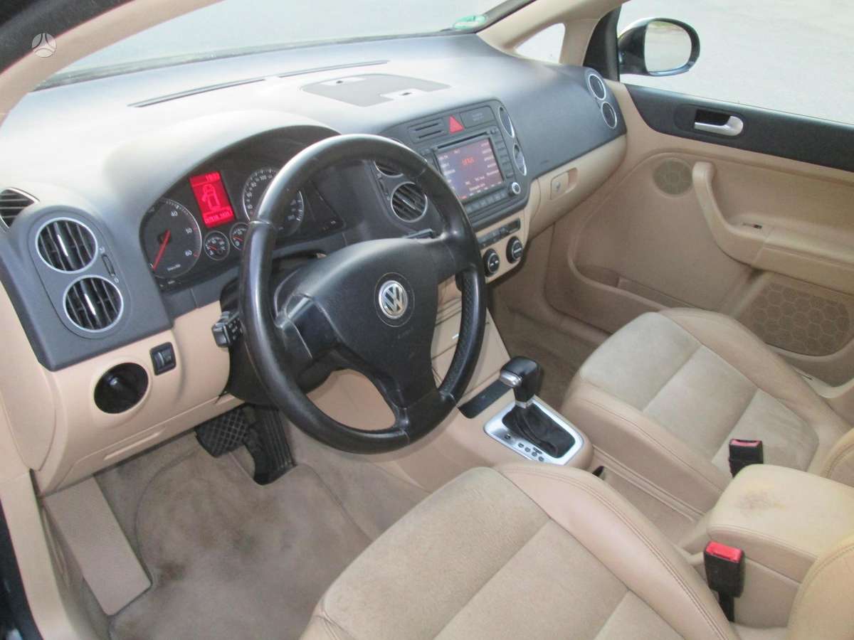 Volkswagen Golf Plus - 9