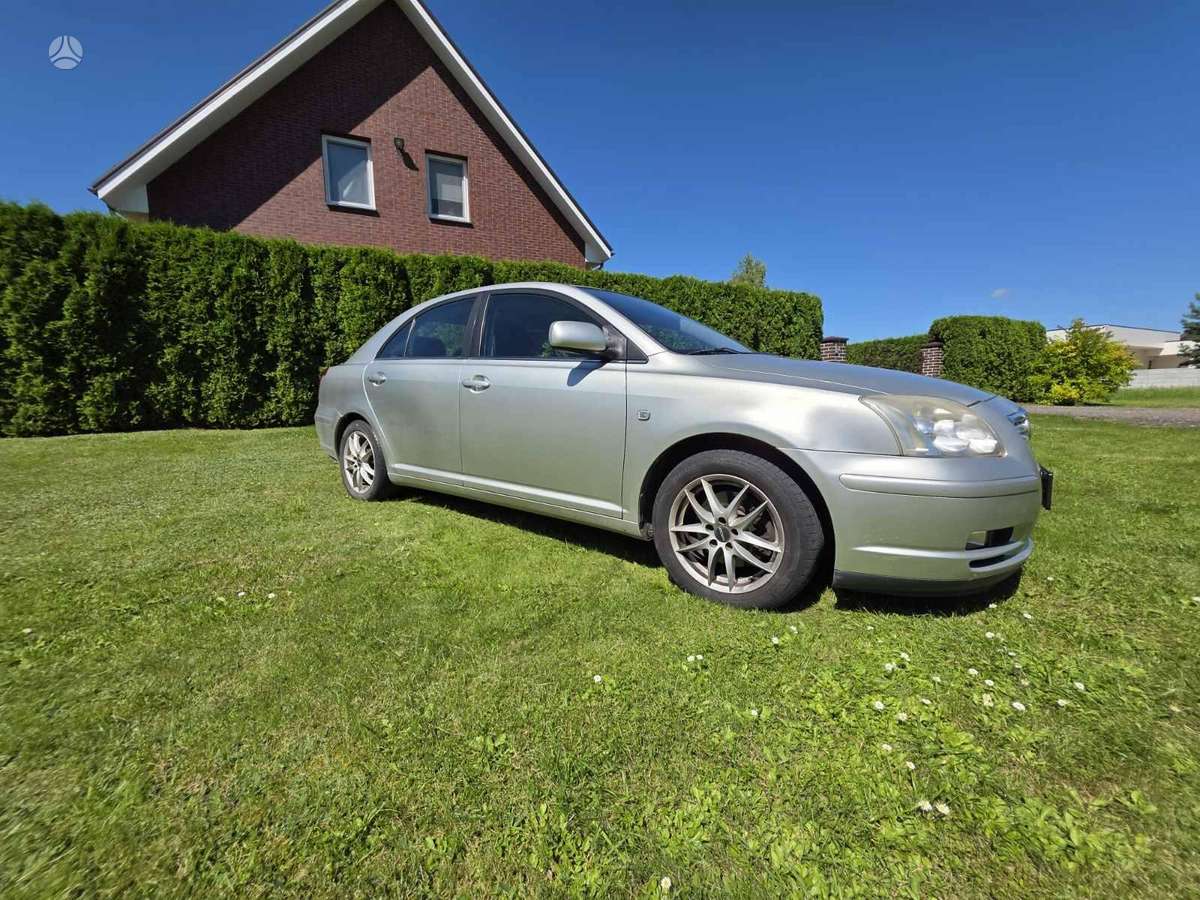 Toyota Avensis - 2