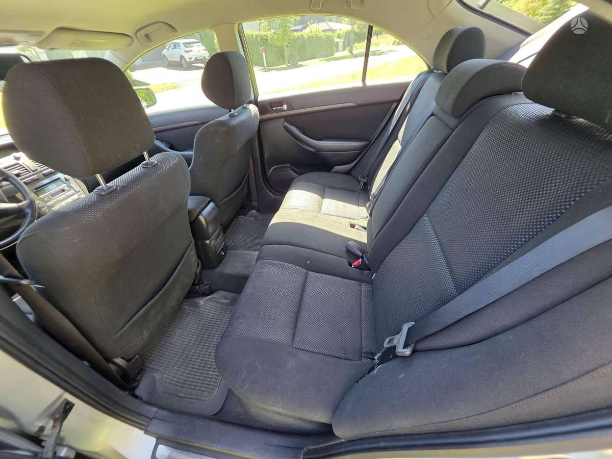 Toyota Avensis - 5